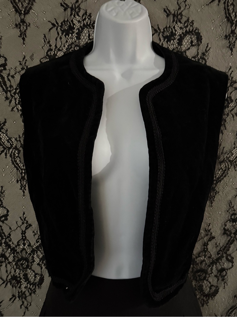 Vintage RRRRUSS black velvet bolero jacket with black lace trim